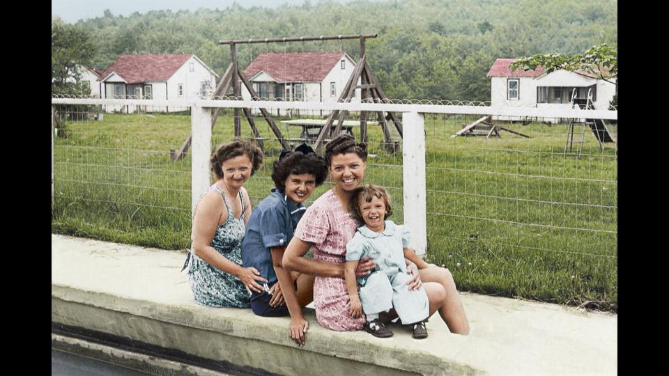 1_Pine_Tree_Bungalow_Colony_Bess_Ross_Ann_Ross_Millie_Ratzer_Sheila_Ratzer_C_I_2